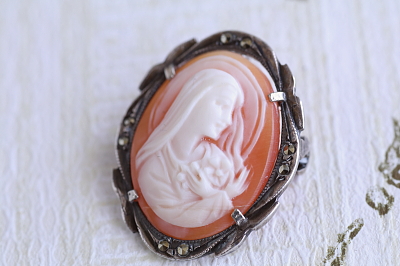 マリア様のシェルカメオペンダントブローチ　ヴィンテージジュエリー　アクセサリー　イタリア　アンティークストリュフ 20251218