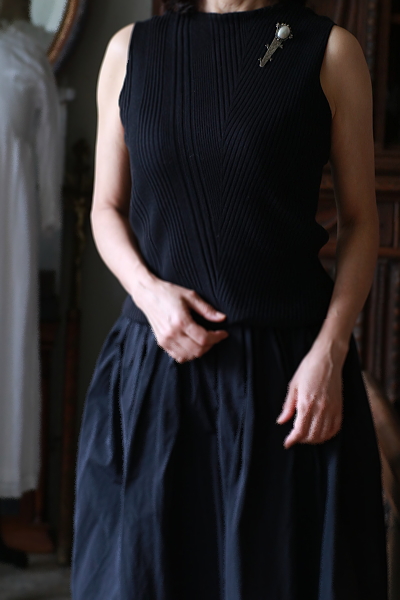 シェルアンドシルバー　バラのブローチ　ヨーロッパ　アンティークストリュフ