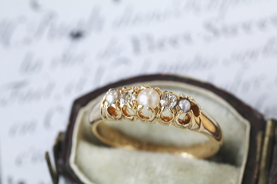 パールアンドオールドマインカットダイヤモンド　ファイブストーンリング　イギリス　アンティークストリュフ