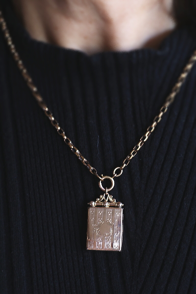 ローズゴールドバック&フロント　ロケットチャーム　イギリス　アンティークストリュフ