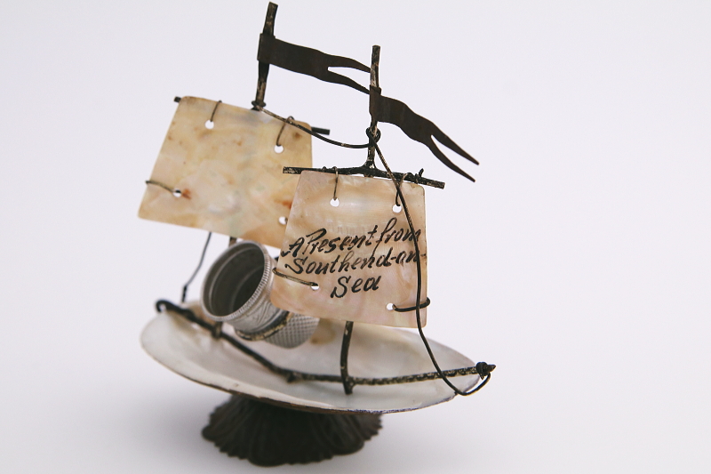 　貝殻の帆船　スーベニールソーイングラック　サウスエンド・オン・シー　イギリス　アンティークストリュフ 20250806