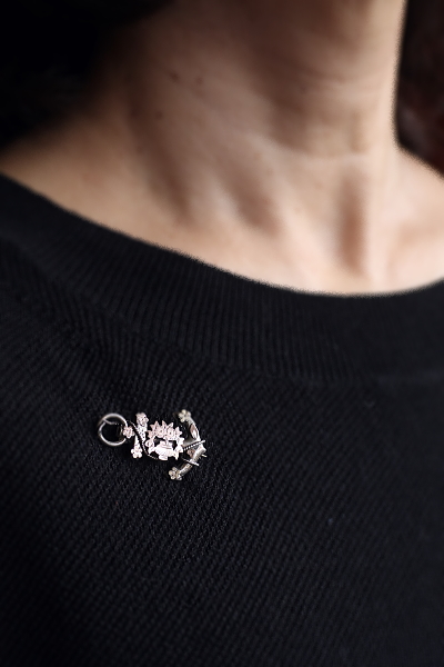 シルバー＆ゴールド　アンカーブローチ　フラワーバスケット　イギリス アンティークストリュフ