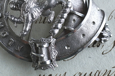 シルバースコティッシュクランバッジ　イギリス　アンティークストリュフ 20251217