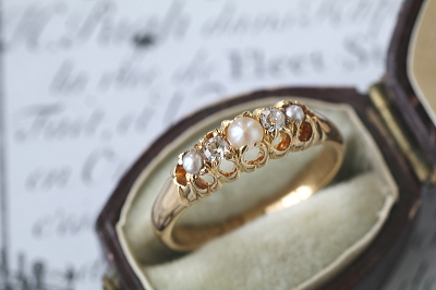 パールアンドオールドマインカットダイヤモンド　ファイブストーンリング　イギリス　アンティークストリュフ