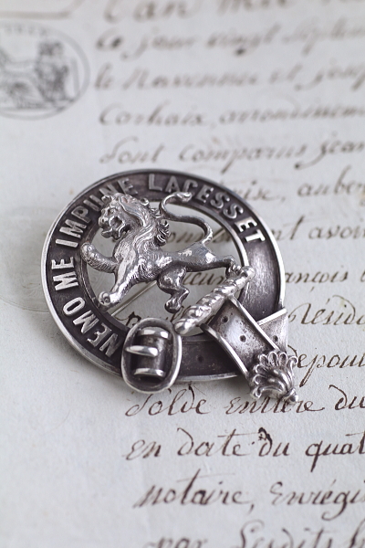 シルバースコティッシュクランバッジ　イギリス　アンティークストリュフ 20251217