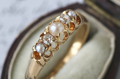 パールアンドオールドマインカットダイヤモンド　ファイブストーンリング　イギリス　アンティークストリュフ