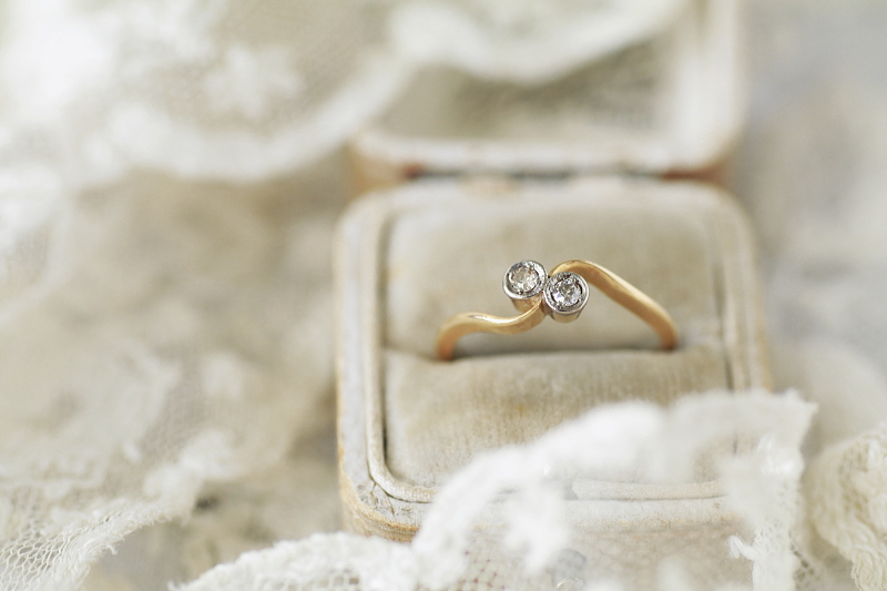 オールドカットダイヤモンド　トワ・エ・モアリング　イギリス　アンティークストリュフ