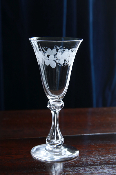 葡萄のエングレーヴィングクリスタルグラス　イギリス