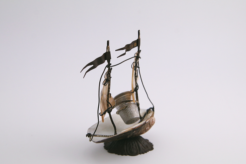 　貝殻の帆船　スーベニールソーイングラック　サウスエンド・オン・シー　イギリス　アンティークストリュフ 20250806