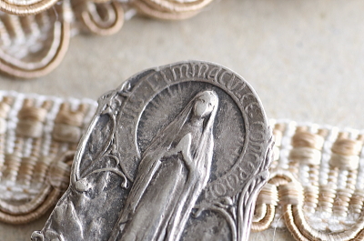 ルルドの聖母のシルバーメダイ　フランス アンティークストリュフ