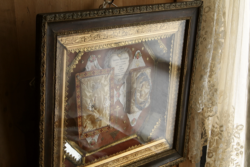 洗礼記念の天使のフレーム　ポーランド　クロスターアルバイテン　ウクライナ アンティークストリュフ 20251224