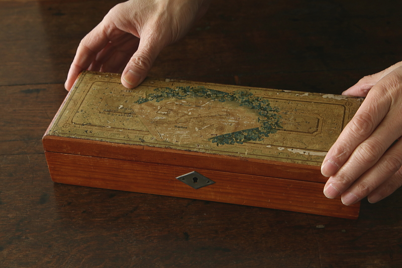 勿忘草の　モシュリンヌボックス　グローブ　イギリス　アンティークストリュフ