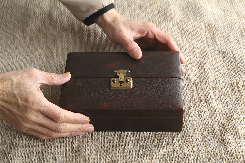 モロッコレザー　ジュエリーケース　イギリス　アンティークストリュフ