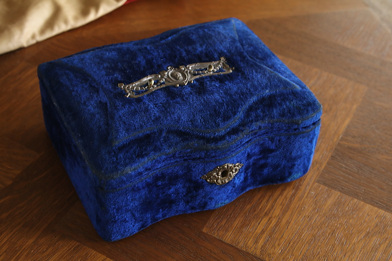 ブルーベルベット　ジュエリーボックス　フランス　アンティークストリュフ