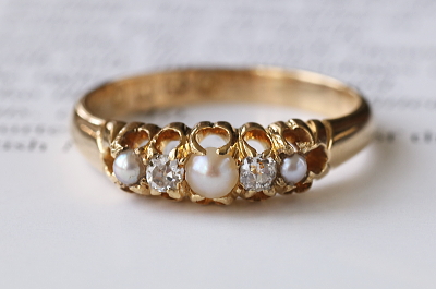 パールアンドオールドマインカットダイヤモンド　ファイブストーンリング　イギリス　アンティークストリュフ