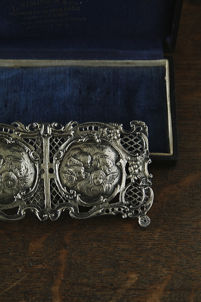 エンジェルヘッズのナースバックル　イギリス アンティークストリュフ 20250917