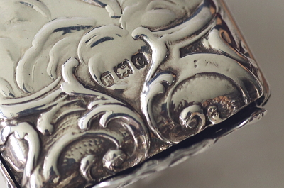 ロココの天使　シルバーベビーコット　ドイツ アンティークストリュフ