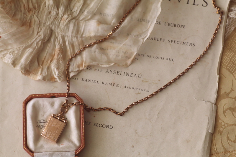 ローズゴールドバック&フロント　ロケットチャーム　イギリス　アンティークストリュフ