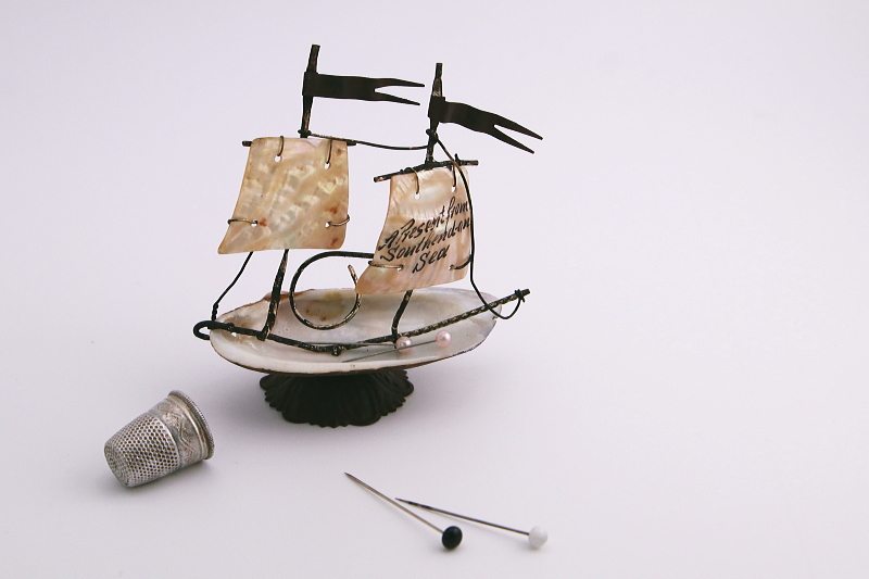 　貝殻の帆船　スーベニールソーイングラック　サウスエンド・オン・シー　イギリス　アンティークストリュフ 20250806