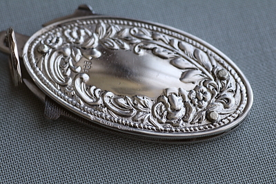 薔薇のシルバーケース　ネイルナイフ　ドイツ　アンティークストリュフ