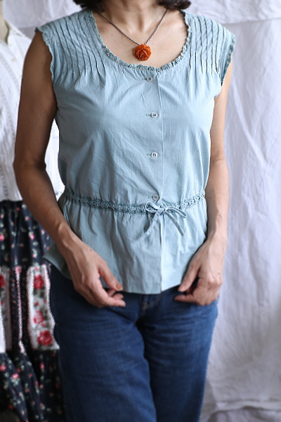 カーブドベークライト　薔薇のペンダントブローチ　ヨーロッパ アンティークストリュフ