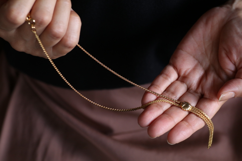 シェルパターン　ゴールドトーンメタルネックレス　コスチュームジュエリー　イギリス アンティークストリュフ