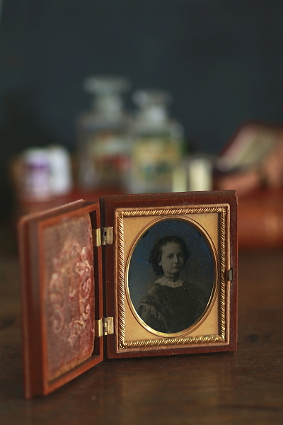 少女のガラス写真　ユニオンケース　アンブロタイプ　イギリス　アンティークストリュフ 20250522