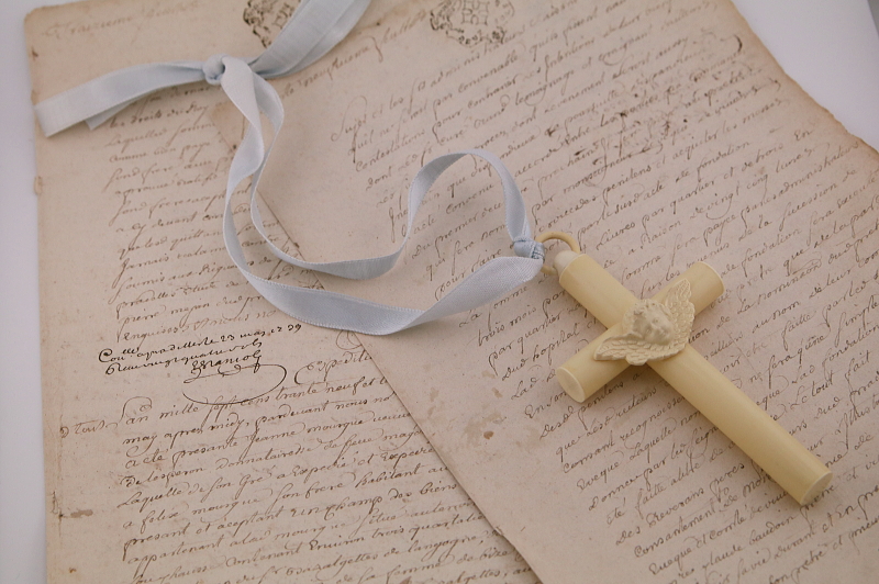 天使のゆりかごの十字架　セルロイド　フランス　アンティークストリュフ