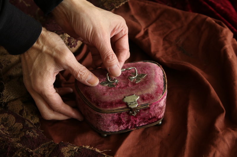 ベロアのソーイングボックス　フランス アンティークストリュフ