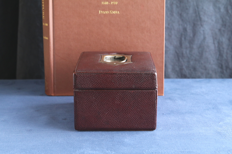 バーガンディレザー　ジュエリーボックス　アンティークストリュフ 2026020306