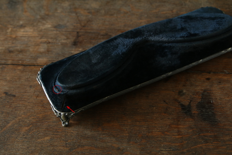 黒ベルベットのディスプレイステージ　飾り台　ジュエリースタンド　イギリス アンティークストリュフ