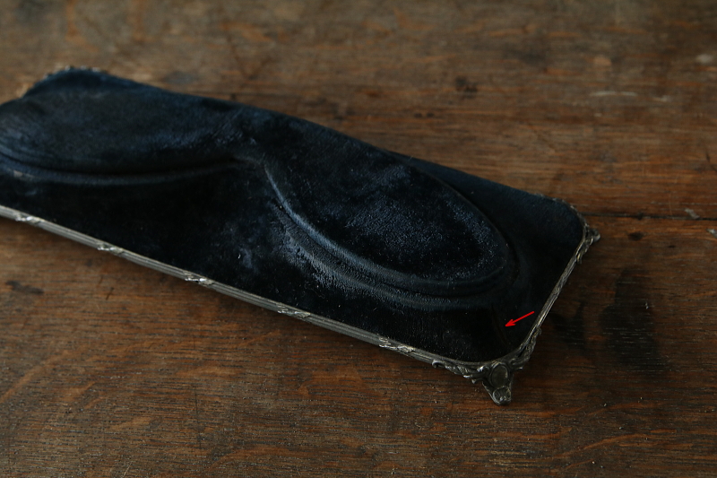 黒ベルベットのディスプレイステージ　飾り台　ジュエリースタンド　イギリス アンティークストリュフ