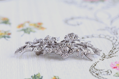 マーカサイトメタルローズスプレーブローチ　ヴィンテージジュエリー　アクセサリー　ヨーロッパ　アンティークストリュフ 20251218