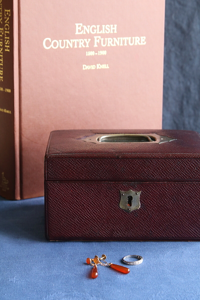 バーガンディレザー　ジュエリーボックス　アンティークストリュフ 2026020306