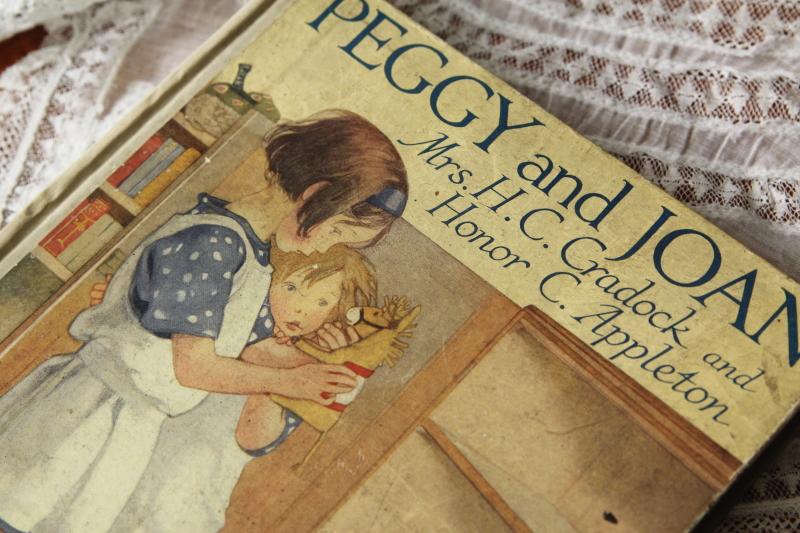 アンティークブック　児童書 peggyandjoan appleton cradoc イギリス　アップルトン