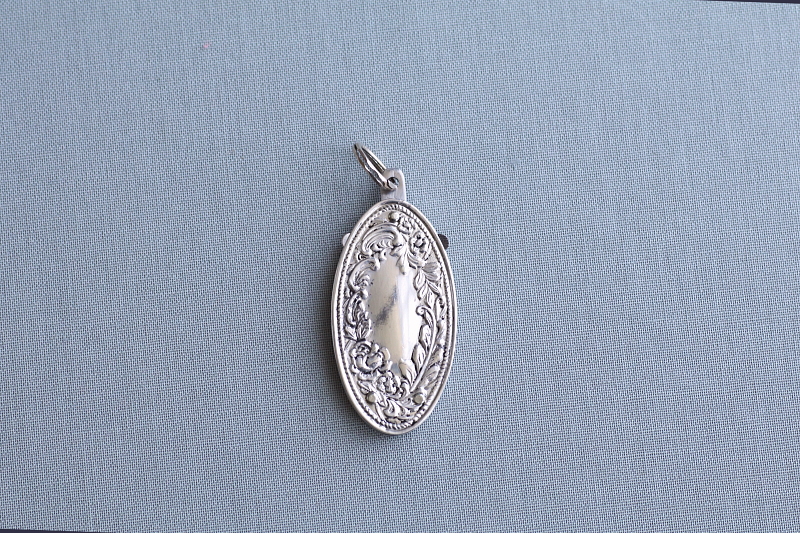 薔薇のシルバーケース　ネイルナイフ　ドイツ　アンティークストリュフ