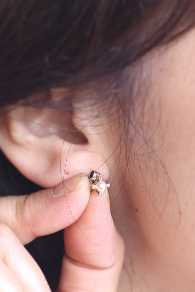 パールアンドオールドカットダイヤモンドスタッドピアス　イヤリング　イギリス　アンティークストリュフ