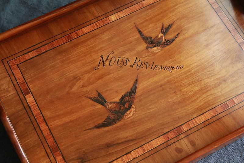 ツバメのオリーブウッドトレイ　フランス　アンティークストリュフ