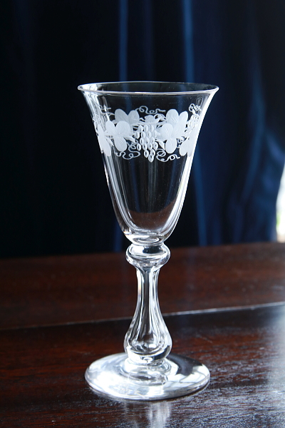 葡萄のエングレーヴィングクリスタルグラス　イギリス