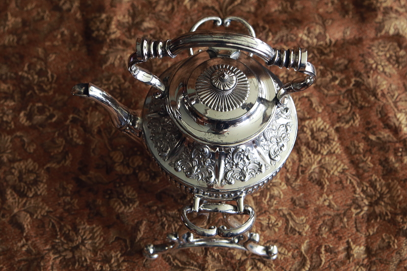 薔薇のレリーフのティーケトルアンドスタンド　philip ashberry and sons ヴィクトリアン　イギリス　アンティークストリュフ