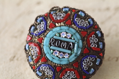 マイクロモザイクのスーベニールブローチとクロスペンダント　イタリア　アンティークストリュフ