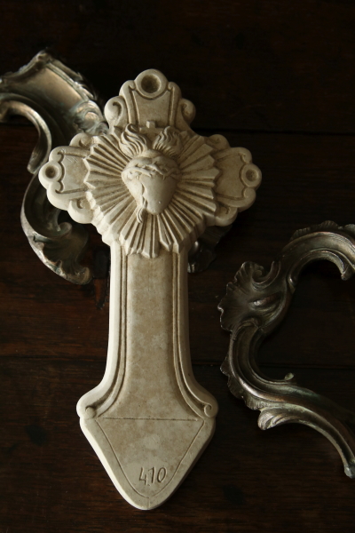 聖水盤の石膏型　Victor, Mauger et Tessier 聖心の十字架　フランス　アンティークストリュフ 20250709