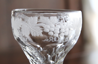 葡萄文カットクリスタルリキュールグラス　ヴィクトリアン　イギリス　アンティークストリュフ