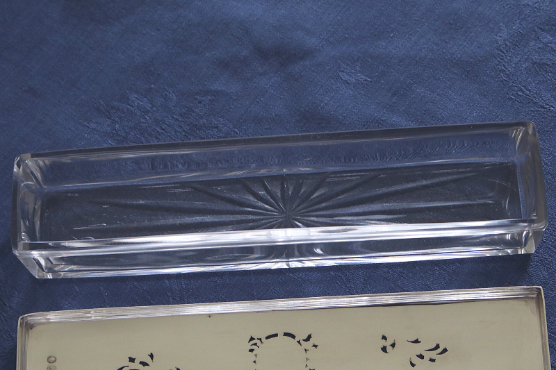 銀蓋のハットピンボックス　イギリス　アーリーヴィクトリアン　アンティークストリュフ