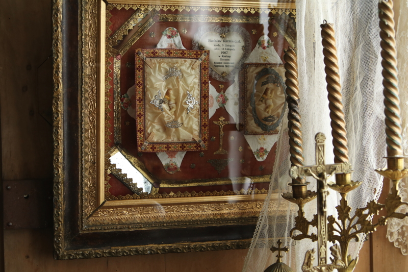 洗礼記念の天使のフレーム　ポーランド　クロスターアルバイテン　ウクライナ アンティークストリュフ 20251224