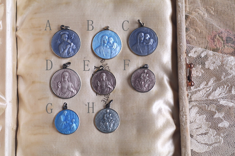 カラーエナメルのメダイ　スペイン　アンティークストリュフ