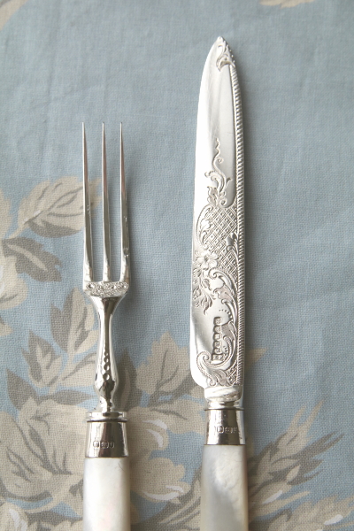 ハンドエングレービングデザートナイフアンドフォーク　Richard Frederick Mosley　イギリス　アンティークストリュフ
