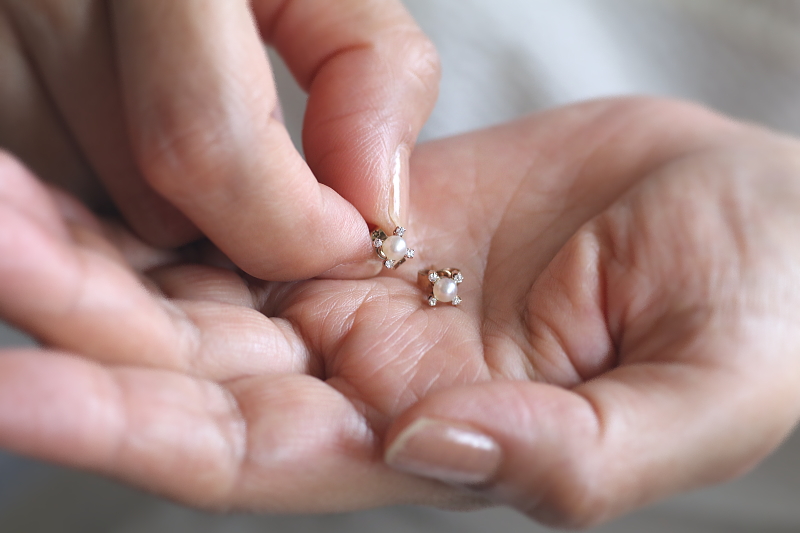 パールアンドオールドカットダイヤモンドスタッドピアス　イヤリング　イギリス　アンティークストリュフ