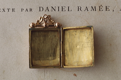 ローズゴールドバック&フロント　ロケットチャーム　イギリス　アンティークストリュフ