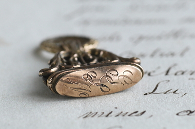 ヴィクトリアンメタルフォブシール　イギリス　アンティークストリュフ 20251217